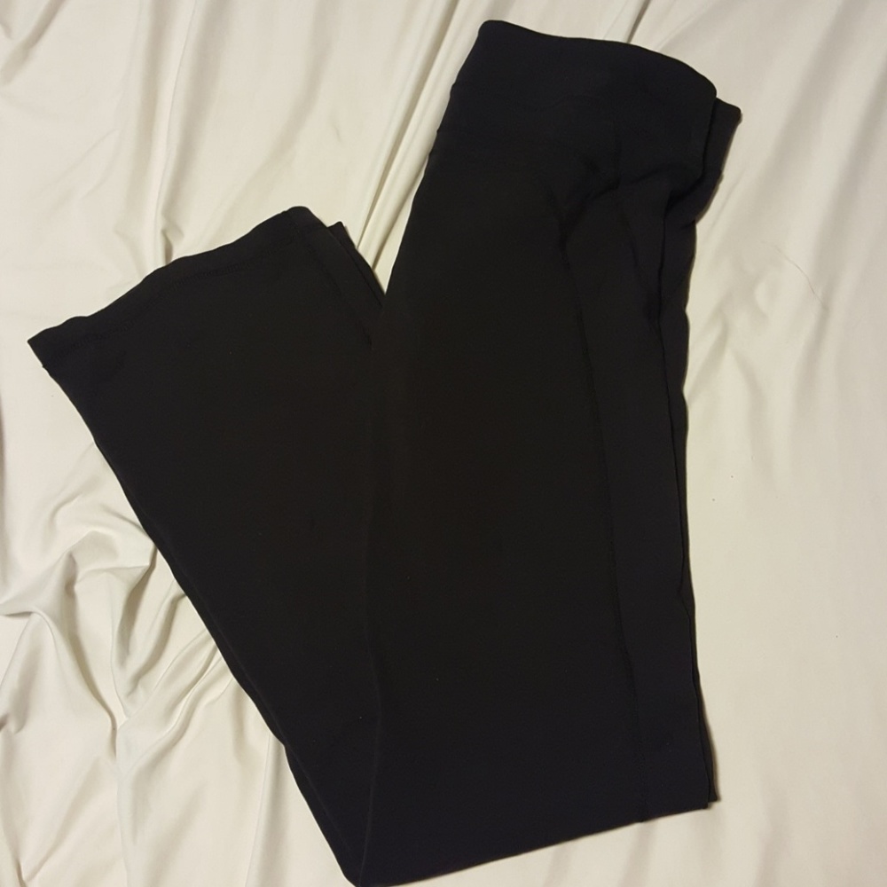Black yoga pants